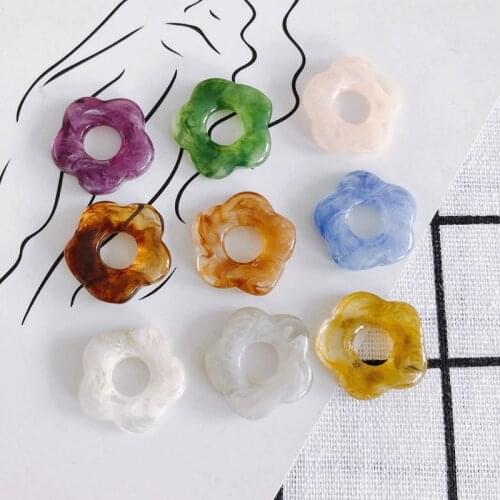 DIY jewelry accessories wholesale new resin acrylic translucent small flowers simple and colorful jewelry pendant