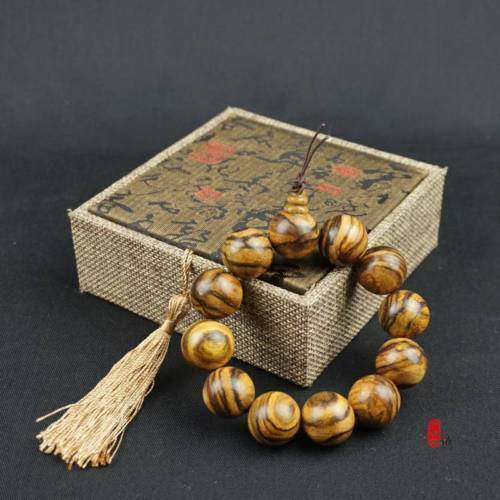 China wood details the natural Agarwood bracelet 20 mm