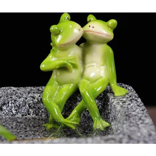 Creative Kawaii Garden Animal Resin Couple Lovers Frog Wedding Figurine Miniatures Nordic Home Room Decoration Accessories Gifts