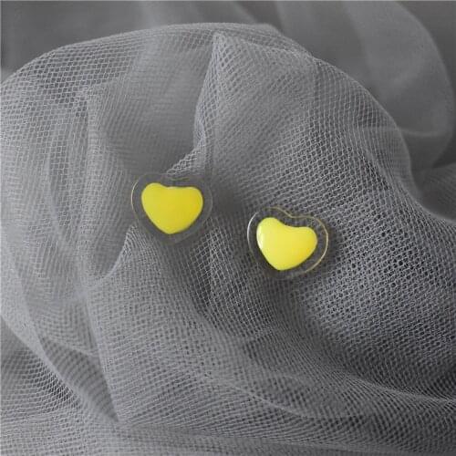 Cute Yellow Heart-shaped Resin Stud Earrings for women Fashion Jewelry Lovely Earrings with Hypoallergenic Needle