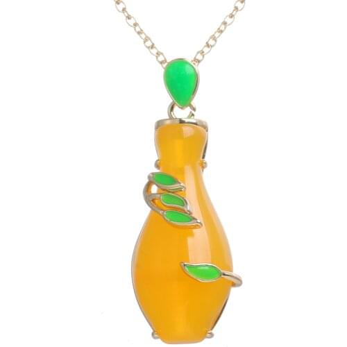 Bettyue New Arrival Fascinating Bottle Appearance Necklace With Delicate Pattern For Female Elegant Jewelry Party Dress-Up Gift