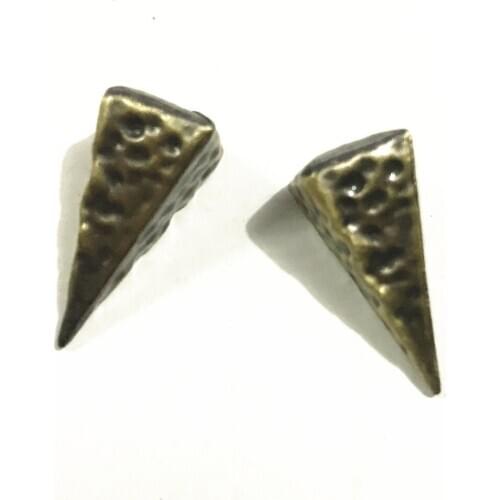 Western cowboy polo collar accessories pendant DIY bolo tie pieces to pay for a retro carved pyramid