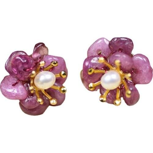 925 sterling silver stud earrings with natural stone flowers, a fake one loses ten
