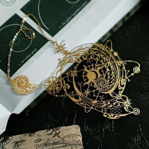 1pcs Creative Retro Universe Origin Metal Bookmark Hollow Bookmark Brass Valentines Day Birthday Gift box Home Accessories