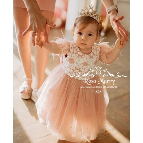 Lovely Feather Pearls Cheap Flower Girls Dresses For Weddings 2020 Ball Gown Vintage Lace Brithday Pageant First Communion Gowns
