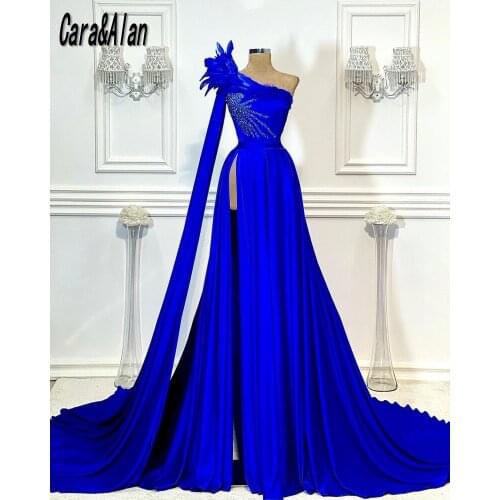 2021 A Line Royal Blue Evening Dress with Feathers Sequin Dubai Split Prom Dress Ruched abiti da sera Party Gowns