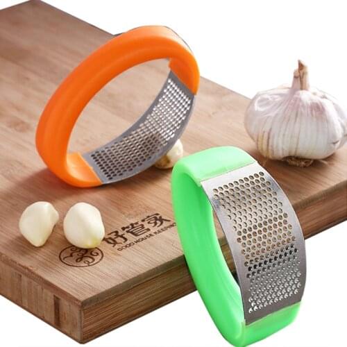 1Pcs Stainless Steel Garlic Press Manual Garlic Mincer Chopping Garlic Tools Curve Fruit Vegetable Tools Kitchen Accessories