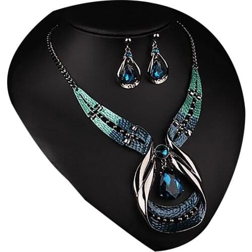 Women statement chain pendant Choker bib necklace earrings fashion jewelry set chain pendant Choker necklace earrings jewelry