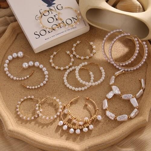 Simple Gold Metal White Pearl Hoop Earrings Fashion Big Circle Round Hoops Statement Earrings for Women Party 2021 Trend Jewelry