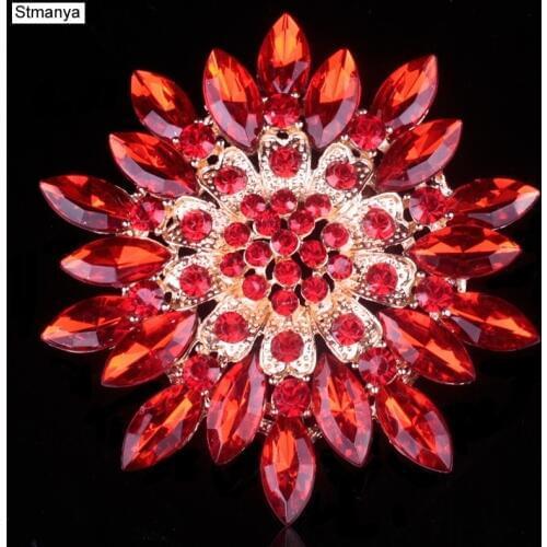 Korean version of the acrylic brooch clothing accessories wedding crystal brooch high - end gift scarf deduction H1002