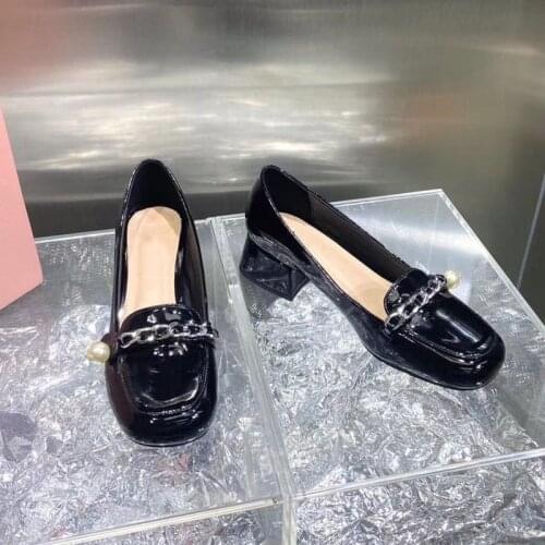 Mental Chain Mary Janes Pumps Women Pearl Patent Leather High Heels Slip on Casual Shoes for Women Fashion Luxury Brand Designer