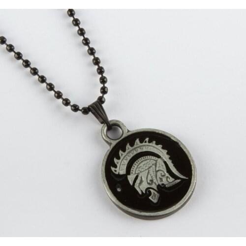 Toque Figured Metal Male Necklace