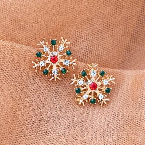 Cute Gold Color Snowflake Stud Earrings with Red Green Clear Crystal Fashion Casual Jewelry Christmas Birthday Gift Accessories