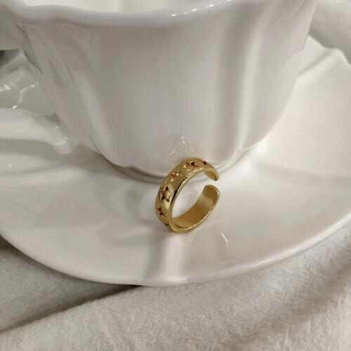 JUST FEEL Gold Color Hollow Star Open Rings for Women New Design Minimalist Adjustable Metal Brass Ring Trendy Statement Jewelry