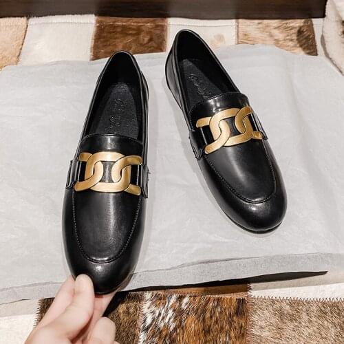 New spring big gold chains leather shoes woman brand designer round toe metal buckle loafers women comfy moccasins OL flat shoes