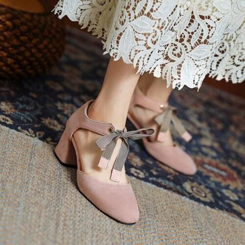 Ochanmeb Suede Pumps