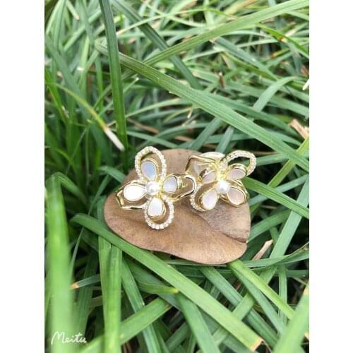S925 Silver Ear Needle Stud Earrings Minimalist Fresh Mother Shell Flowers Brass14kGold Korea Jewelry for Women HYACINTH 2021