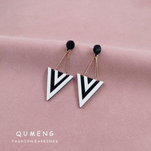 QUMENG 2021 Classic Fashion Exquisite Personality Retro Simplicity Style Black White Triangle Geometry Acrylic Pendant Earrings