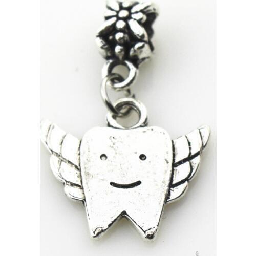 Hot Selling 30pcs Wing Tooth Dangle Charms Macroporous Beads Charm Diy Fashion Bracelet Jewelry Floating Charms