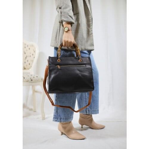 Durable and long lasting stylish women bag. Shoulder bag handbag stylish bag