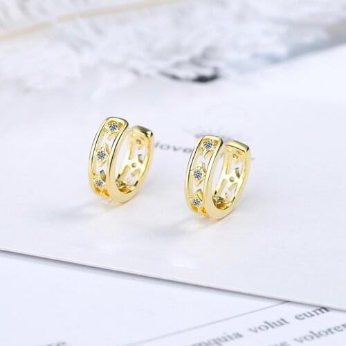 Womens New Fashion Clip Earrings Newest Fresh Shiny Crystal Star Hollow Cuff Earrings Female Golden Earring Jewelry Gifts