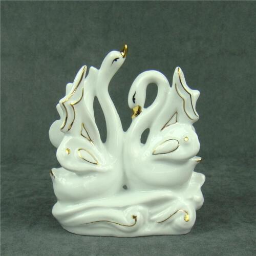 Romantic Porcelain Swan Couple Figurine Ceramic Lovers Adornment Present Accessories for Valentines Day and Home Decoration