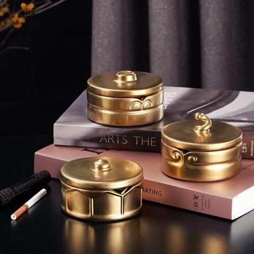 Metal Ashtray Creative Anti Fly Ash Household Large Capacity stainless steel Ashtray with lid Home Decoration Gift for Boyfriend