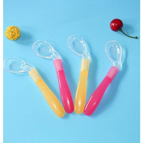 4pcs Baby Silicone Training Spoon Infant Right-Handed Angled Eating Feeding Spoons Soft Tip Baby Self-Feeding Spoon Random Color