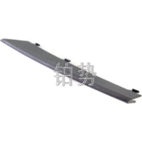 Car Stick right 2009-b mwE90 LC I316i N43 316i N45N Front bumper wind net decorative strip R Fog lamp frame decorative strip