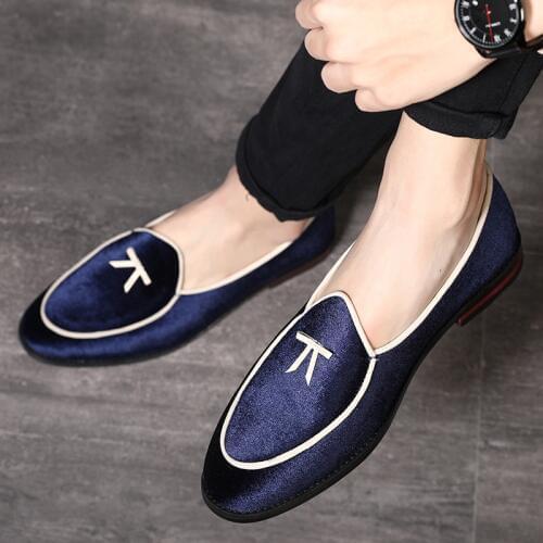 2020 New Style Designer Leather Shoes Fashion Men Silk Velvet Shoes Pointed Toe Comfortable Loafers Plus Size Men Formal Shoes