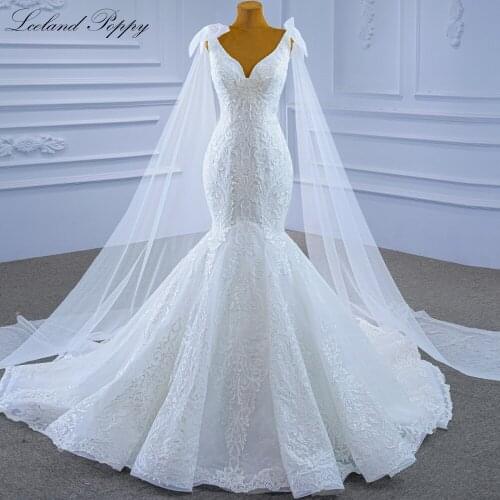 Lceland Poppy V Neck Mermaid Wedding Dresses 2021 Lace Appliques Sleeveless Vestido de Novia Bridal Gowns with Ribbons