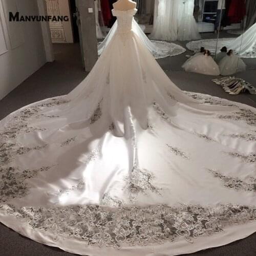 2021 Hot Sale Off the Shoulder Embroidery Appliques Satin Wedding Dress Elegant Sweetheart Neck Cathedral Train Bridal Ball Gown