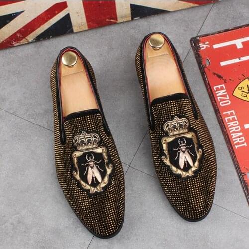2021 Mens Fashion Suede Leather Embroidery Rhinestone Loafers Mens Casual Printed Moccasins Shoes Male Party Driving Flats b17