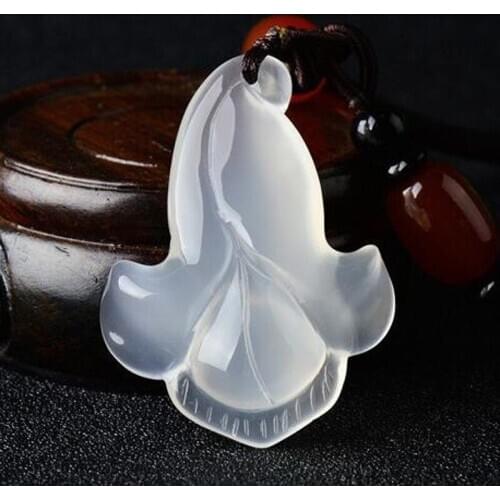 Beautiful natural hand-carved chalcedony orchid pendants Women white orchid ma nao/stone pendant jewelry wholesale