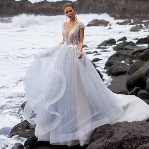 Eightree Ligh Blue Wedding Dresses 2021 Applique Tulle A-Line Beach Wedding Gowns V-neck Sleeveless Custom Princess Bridal Dress