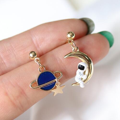 Creative Cute Design Universe Planet Star Astronaut Tassel Drop Earrings For Women Girls Hollow Circle Pendant Jewelry