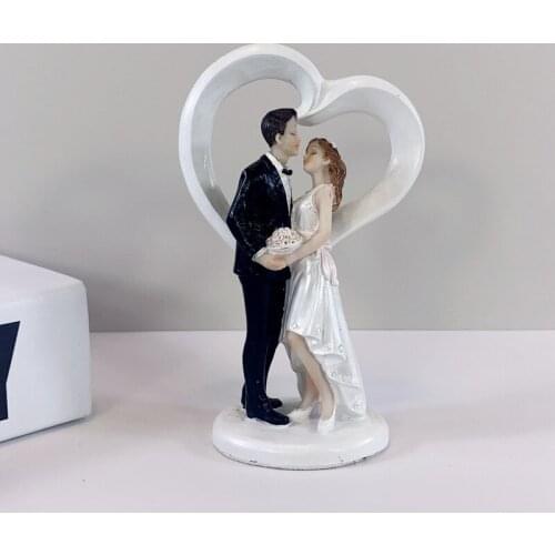 Western Weddying Party Handicraft Color Resin Couple Figure Sculpture Valentine Anniversary Love Gift People Statute Decoration