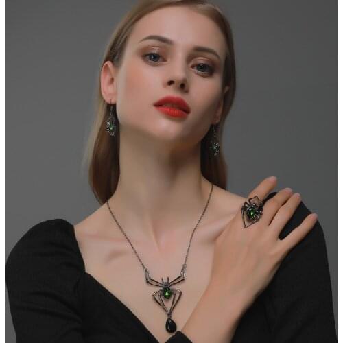 Jewelry Set Personality Exaggeration Three Piece Spider Necklace Earring Ring Vintage Green Gem Jewelry Halloween Gift