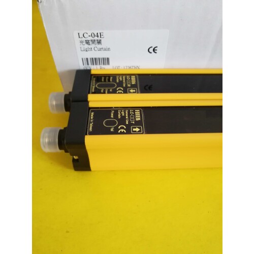 Original one set Taiwan FOTEK light curtain sensor LC-04E LC-04T LC-04R