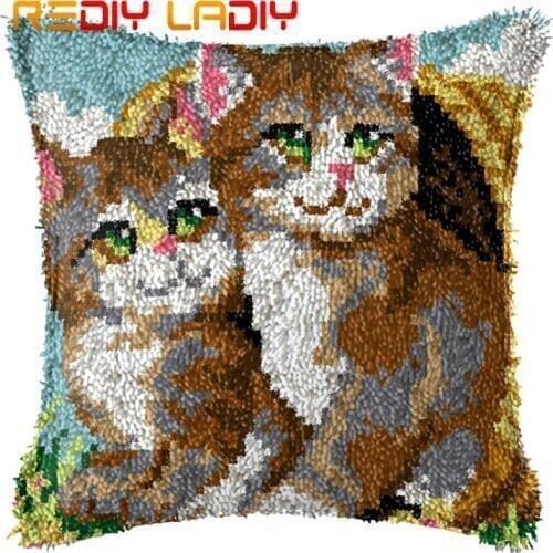 Latch Hook Cushion Two Kittens Pre-Printed Canvas Cushion Cover Acrylic Yarn Crochet Pillow Case Kit Hobby & Crafts Home Decor