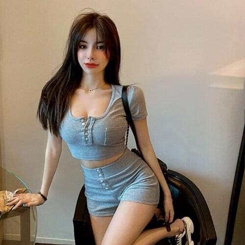 Two-piece Short Crop Top Womens Tight-fitting U-neck Short-sleeved T-shirt + High-waist Shorts Sports Fashion Two-piece Women