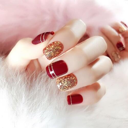 24pcs Fake Nails With Glue Wine Red Nail Art Short False Nails With Golden Glitter Champagne Wedding Nail Tip Full Nail WD