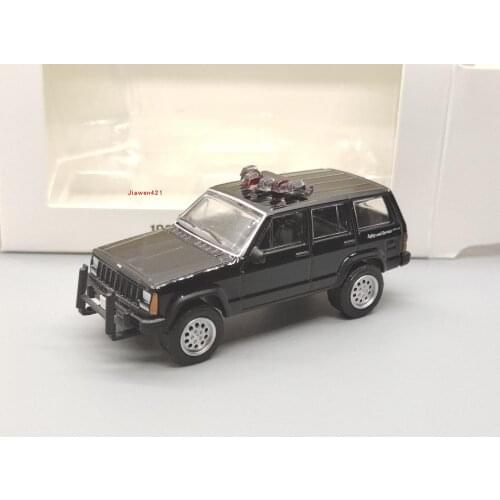 GreenLight 1:64 1993 Jeep Cherokee Police Car Shopkeepers Modified Version Metal Diecast Collection Alloy Model Car Toys