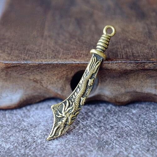 1pcs Brass Dragon Knife Pendant Dragon Totem Knife Pendant Jewelry Mini Small Objects Weapon Car Key Chain Pendant