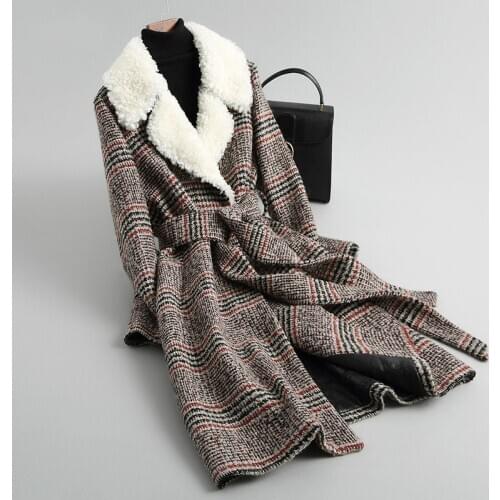 2020 Wool Tweed Coat Women Real Lamb Fur Collar Female Plaid Thick Woolen Coats Long Winter Jacket With Belt 18014YQ1818