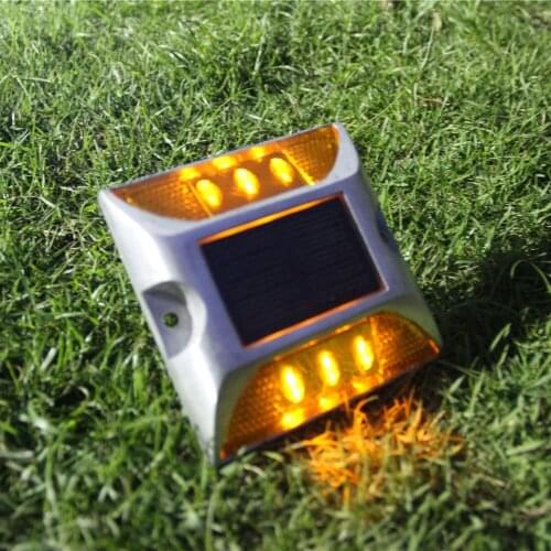 2W 6 LED Solar Powered Driveway Lamp Light Control Good Bearing Capacity IP68 Waterproof Road Warning Lamp for Street Avenue