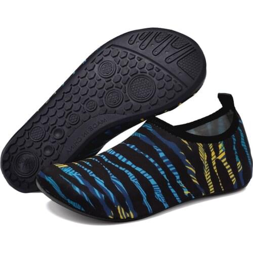 Outdoor casual shoes male barefoot five-finger socks water swimming shoes beach outdoor upstream sports shoes