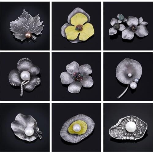Vintage Antique Leaf Shape Brooches Classic Style White Grey Imitation Pearl Pin Brooch Men & Women Costume Accessories