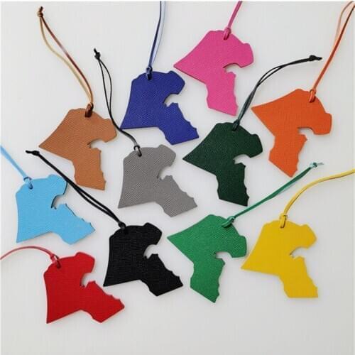 Famous Brand Luxury Fashion Genuine Leather Kuwait Map Keychain For Keys Women Bag Charm Backpack Pendant