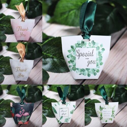 50 x New white/pink/green/black cartoon Flamingo unicorn flower leaves Candy Boxes birthday Party Wedding Favors Gift Box Sachet
